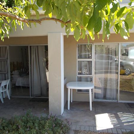 Due South Guest House Langebaan Esterno foto