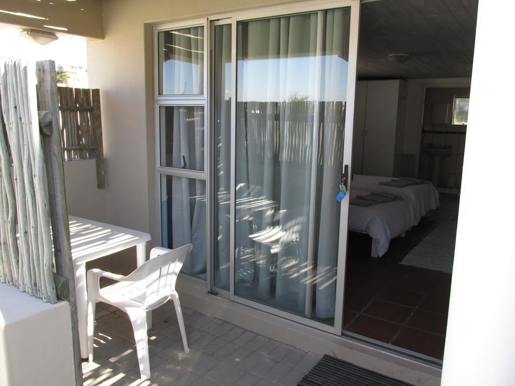 Due South Guest House Langebaan Esterno foto