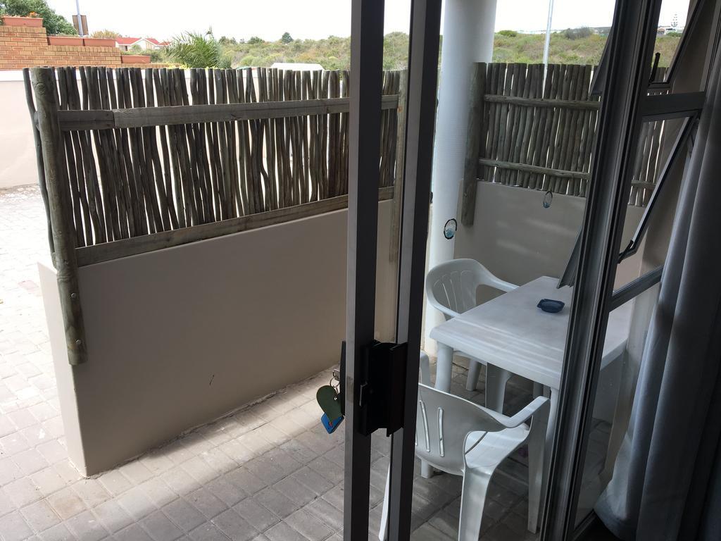 Due South Guest House Langebaan Esterno foto